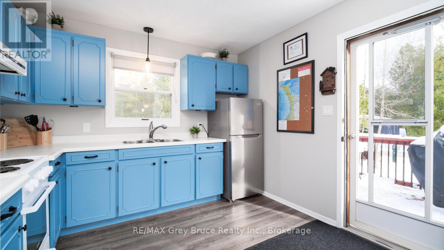 12 Pierce Street S, South Bruce Peninsula, Ontario  N0H 2T0 - Photo 15 - X11883721