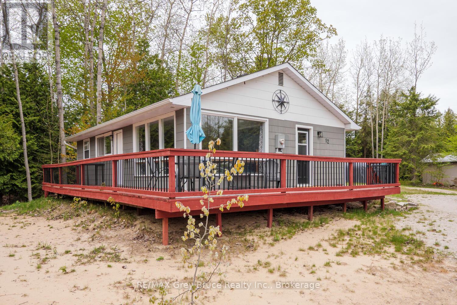 12 Pierce Street S, South Bruce Peninsula, Ontario  N0H 2T0 - Photo 2 - X11883721