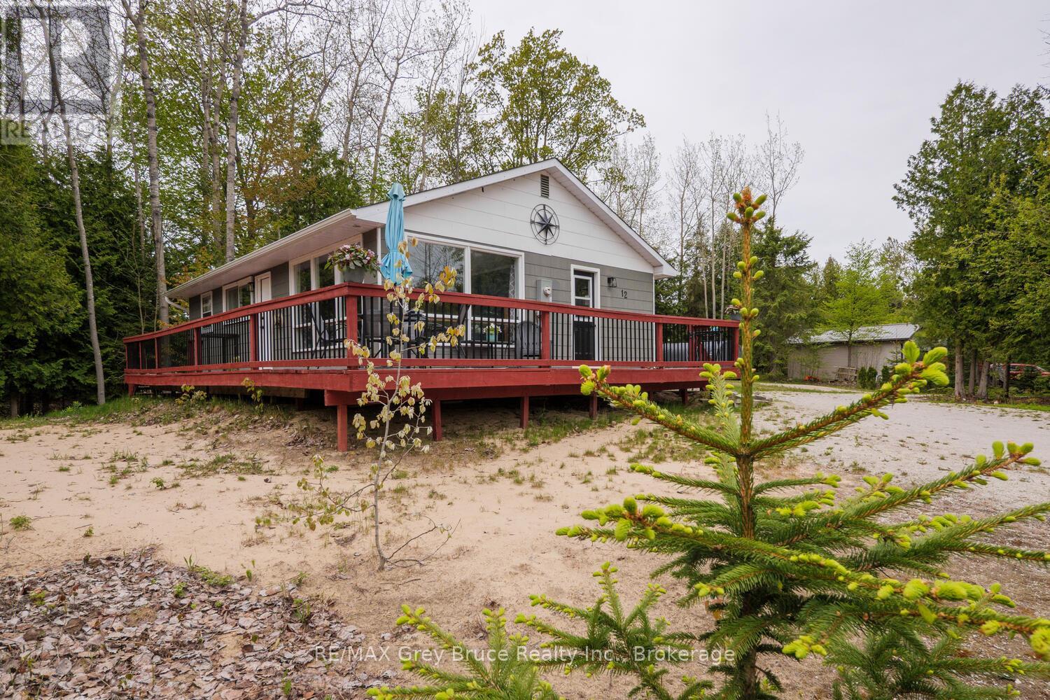 12 Pierce Street S, South Bruce Peninsula, Ontario  N0H 2T0 - Photo 3 - X11883721