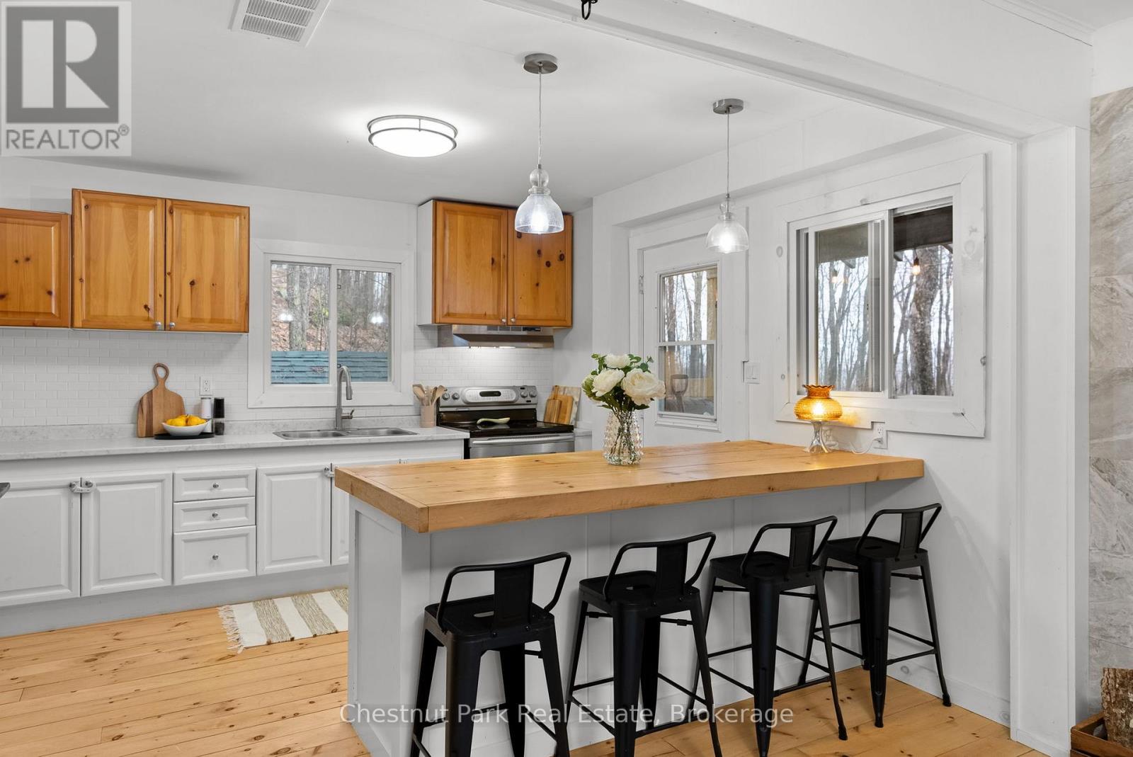 136 Vernon Lane, Huntsville, Ontario  P1H 2J2 - Photo 9 - X11883734