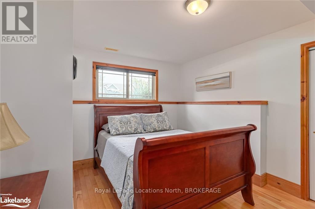 47 Blackburn Avenue, Clearview, Ontario  L0M 1P0 - Photo 23 - S10439287