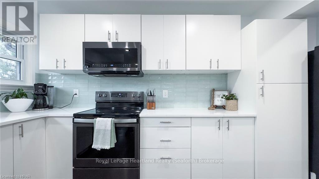 943 Dearness Drive, London, Ontario  N6E 1N6 - Photo 13 - X11823067