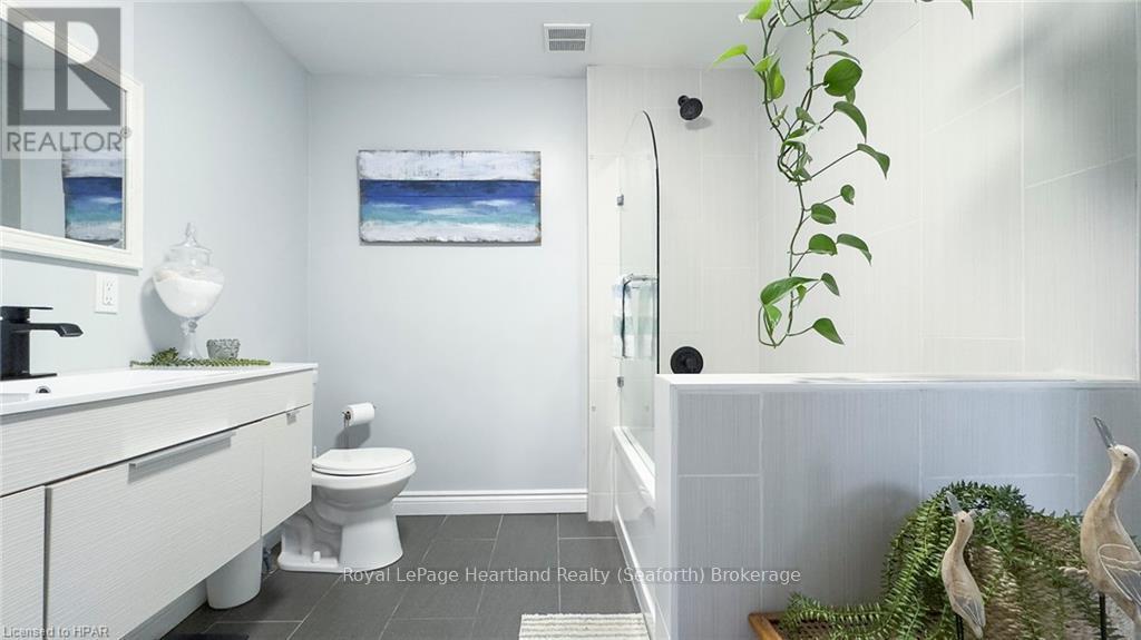 943 Dearness Drive, London, Ontario  N6E 1N6 - Photo 16 - X11823067