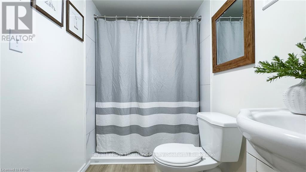 943 Dearness Drive, London, Ontario  N6E 1N6 - Photo 33 - X11823067