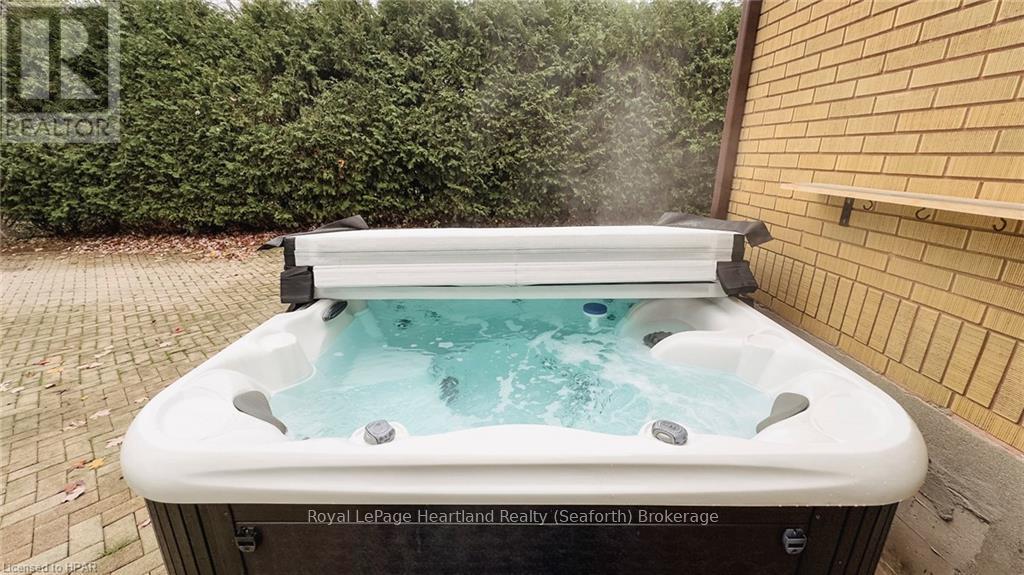 943 Dearness Drive, London, Ontario  N6E 1N6 - Photo 34 - X11823067