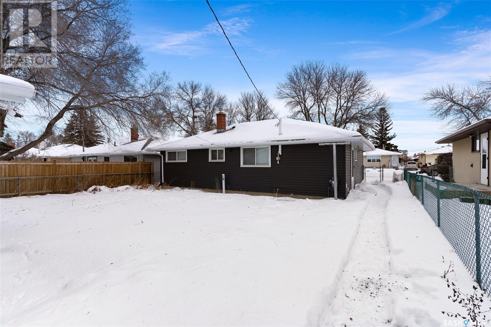 332 Royal Street, Regina, Saskatchewan  S4R 4Y4 - Photo 23 - SK987452