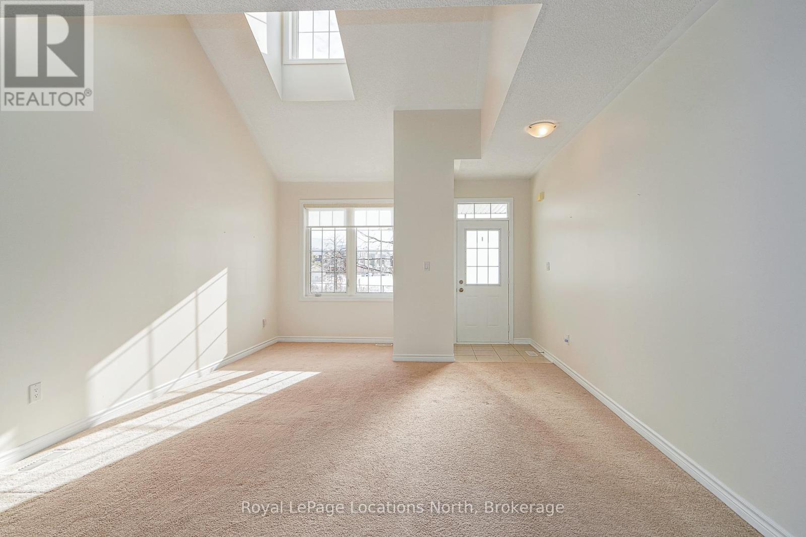 18 Providence Way, Wasaga Beach, Ontario  L9Z 0G3 - Photo 4 - S11881658