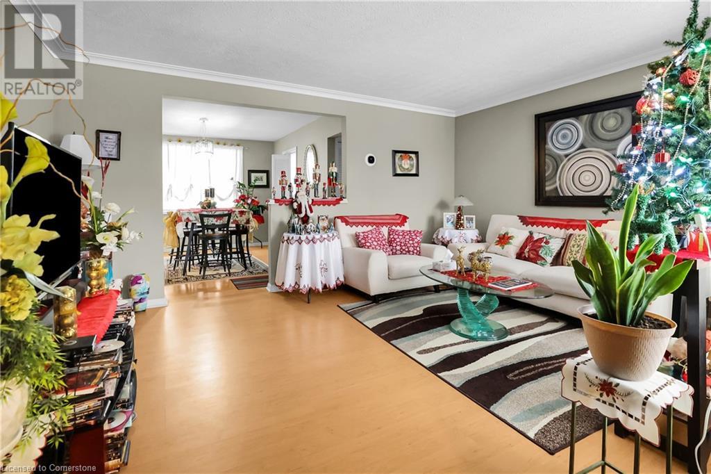 5934 North StreetNiagara Falls, Ontario  L2G 1J8 - Photo 3 - 40683321