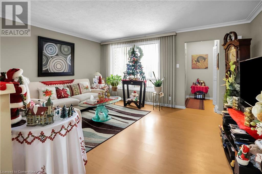 5934 North StreetNiagara Falls, Ontario  L2G 1J8 - Photo 4 - 40683321