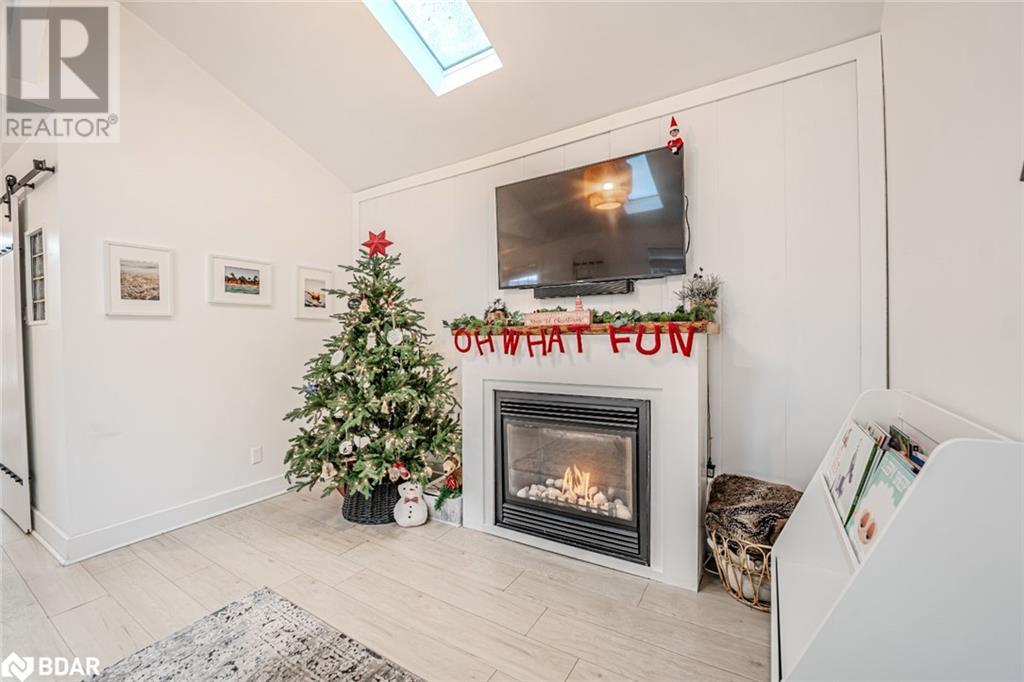 203 Southview Road, Barrie, Ontario  L4N 3X6 - Photo 4 - 40683541