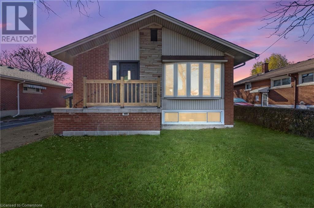 20 Burfield Avenue, Hamilton, Ontario  L8T 2J9 - Photo 2 - 40683804