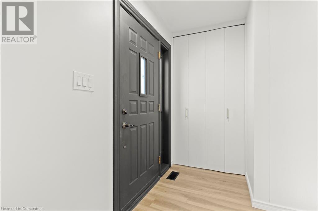 20 Burfield Avenue, Hamilton, Ontario  L8T 2J9 - Photo 6 - 40683804