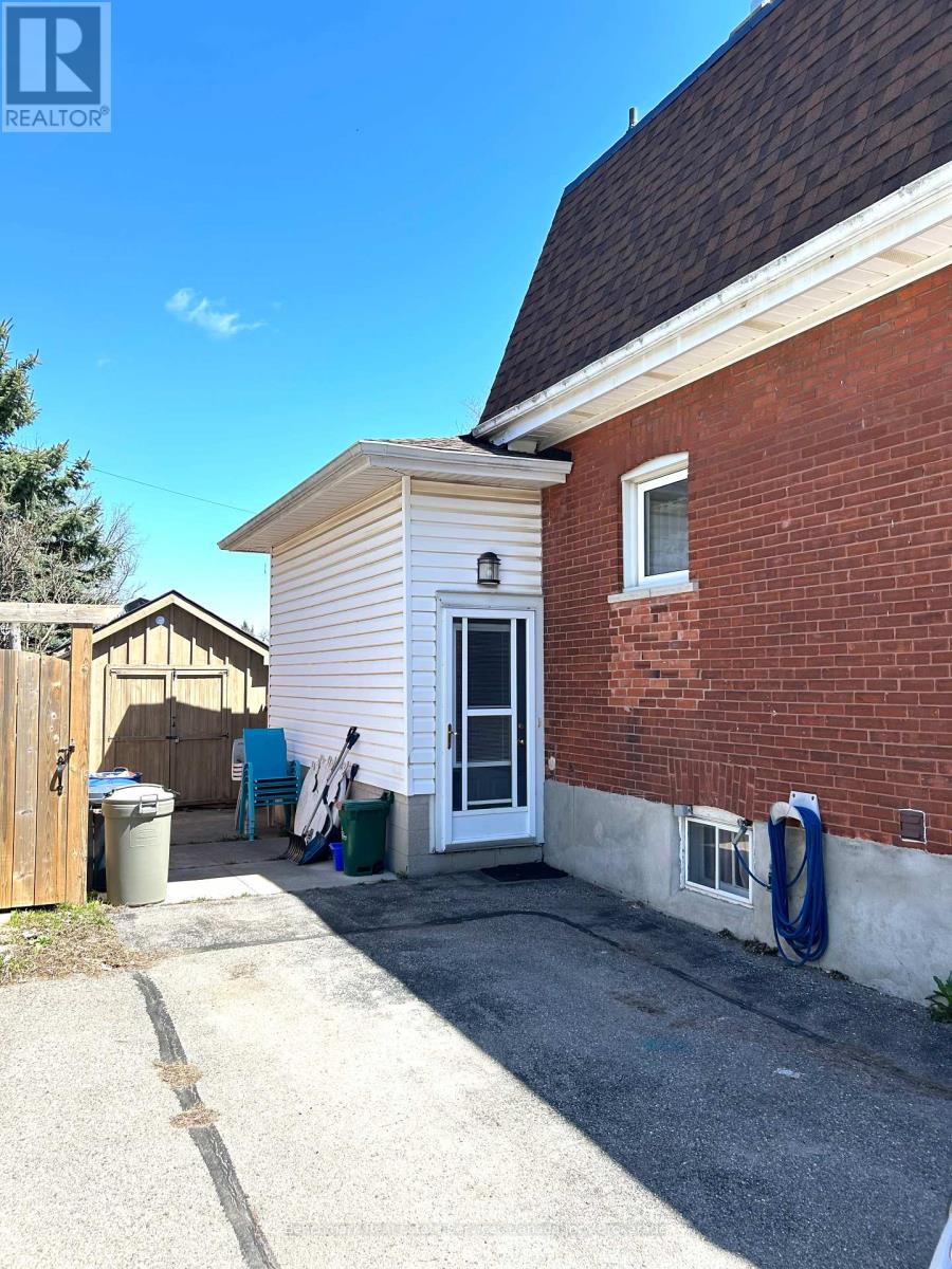 18 Cambria Street, Stratford, Ontario  N5A 1G5 - Photo 2 - X11884046