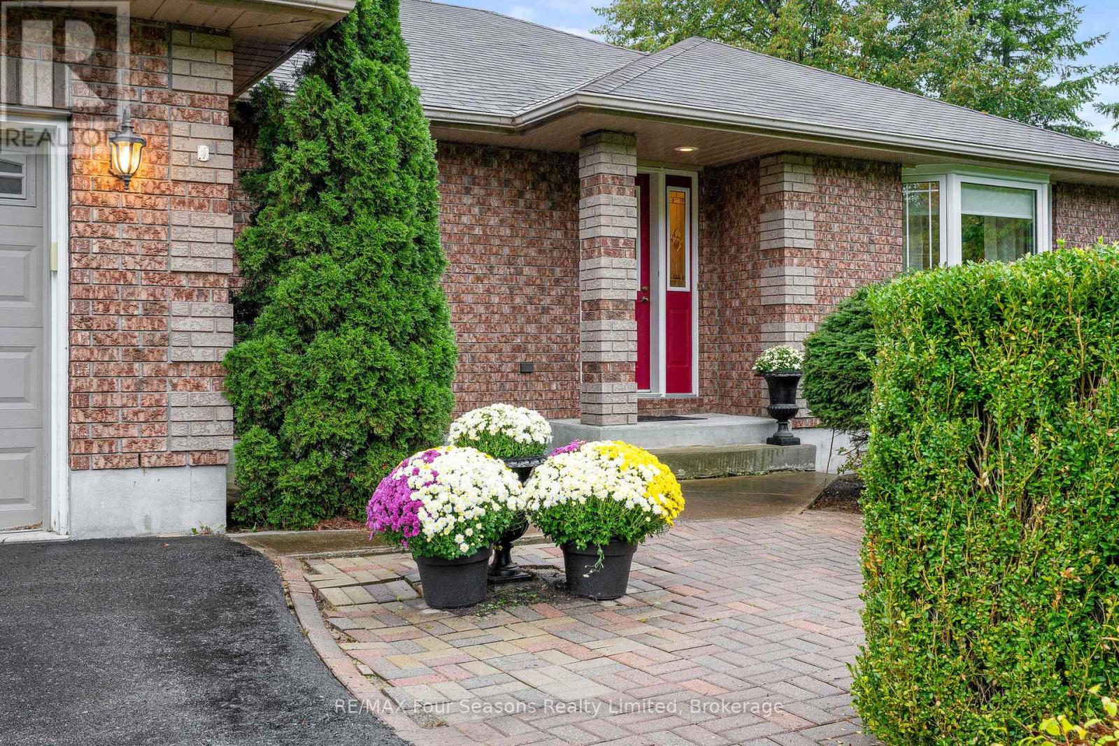 84 Wasaga Sands Drive, Wasaga Beach, Ontario  L9Z 1J2 - Photo 40 - S11884153