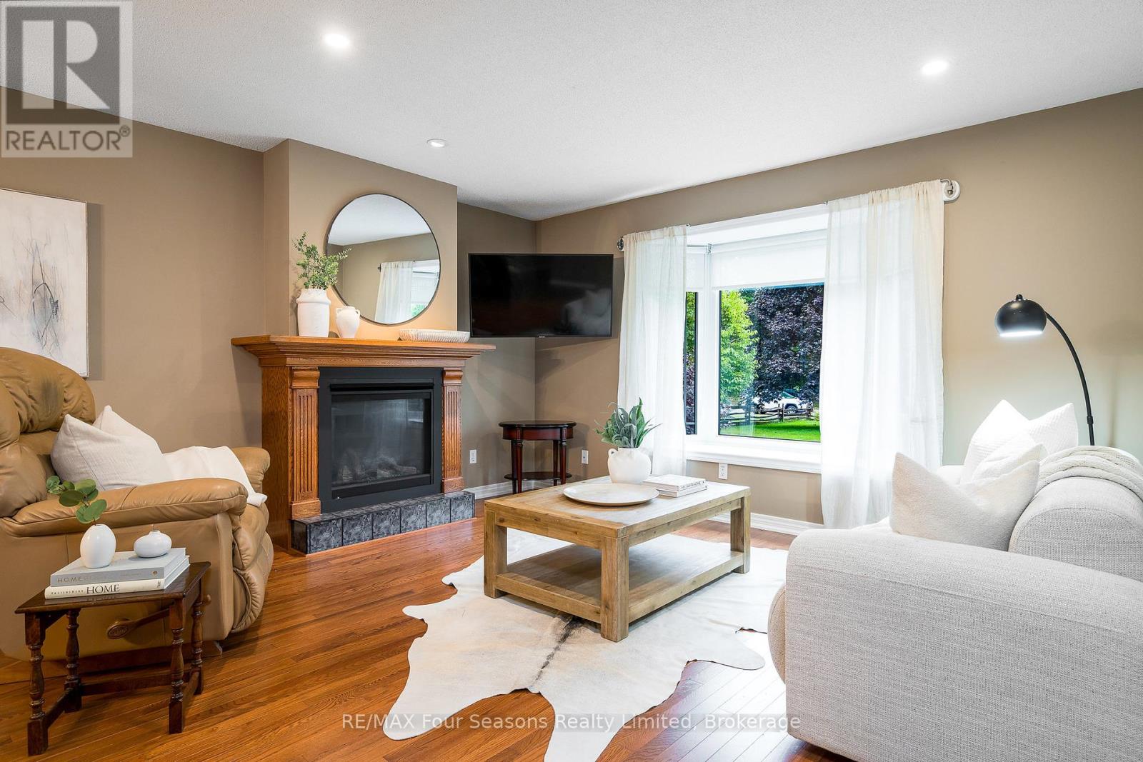 84 Wasaga Sands Drive, Wasaga Beach, Ontario  L9Z 1J2 - Photo 9 - S11884153