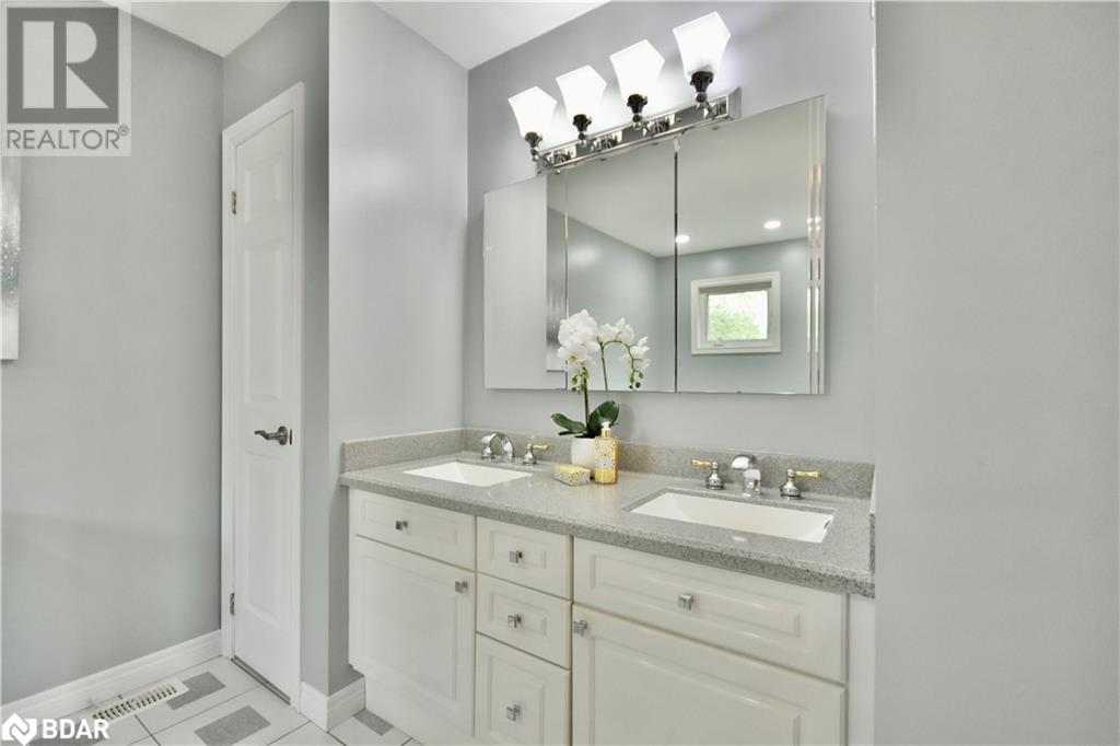 2403 Sunnidale Road, Springwater, Ontario  L0M 1T2 - Photo 17 - 40680586