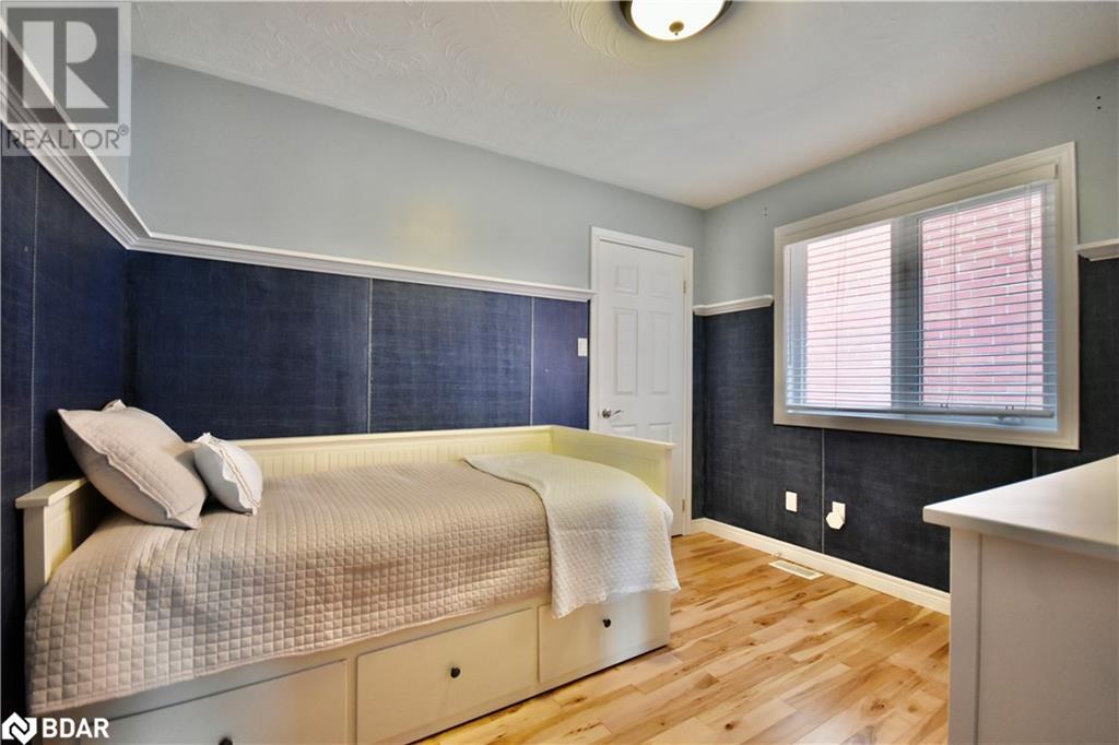 2403 Sunnidale Road, Springwater, Ontario  L0M 1T2 - Photo 19 - 40680586