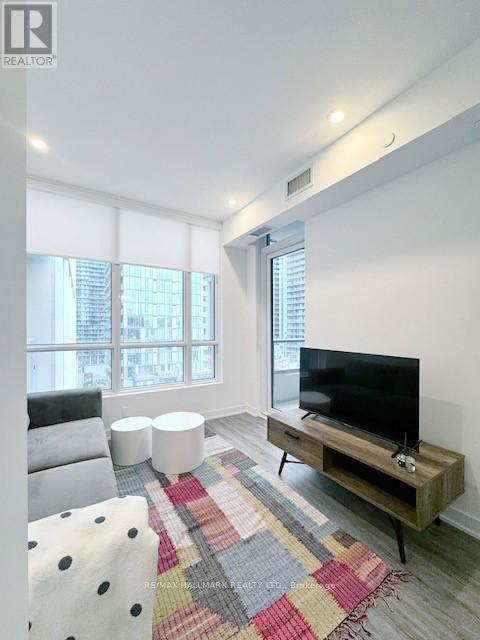 1810 - 108 Peter Street, Toronto, Ontario  M5V 2G7 - Photo 6 - C11884176