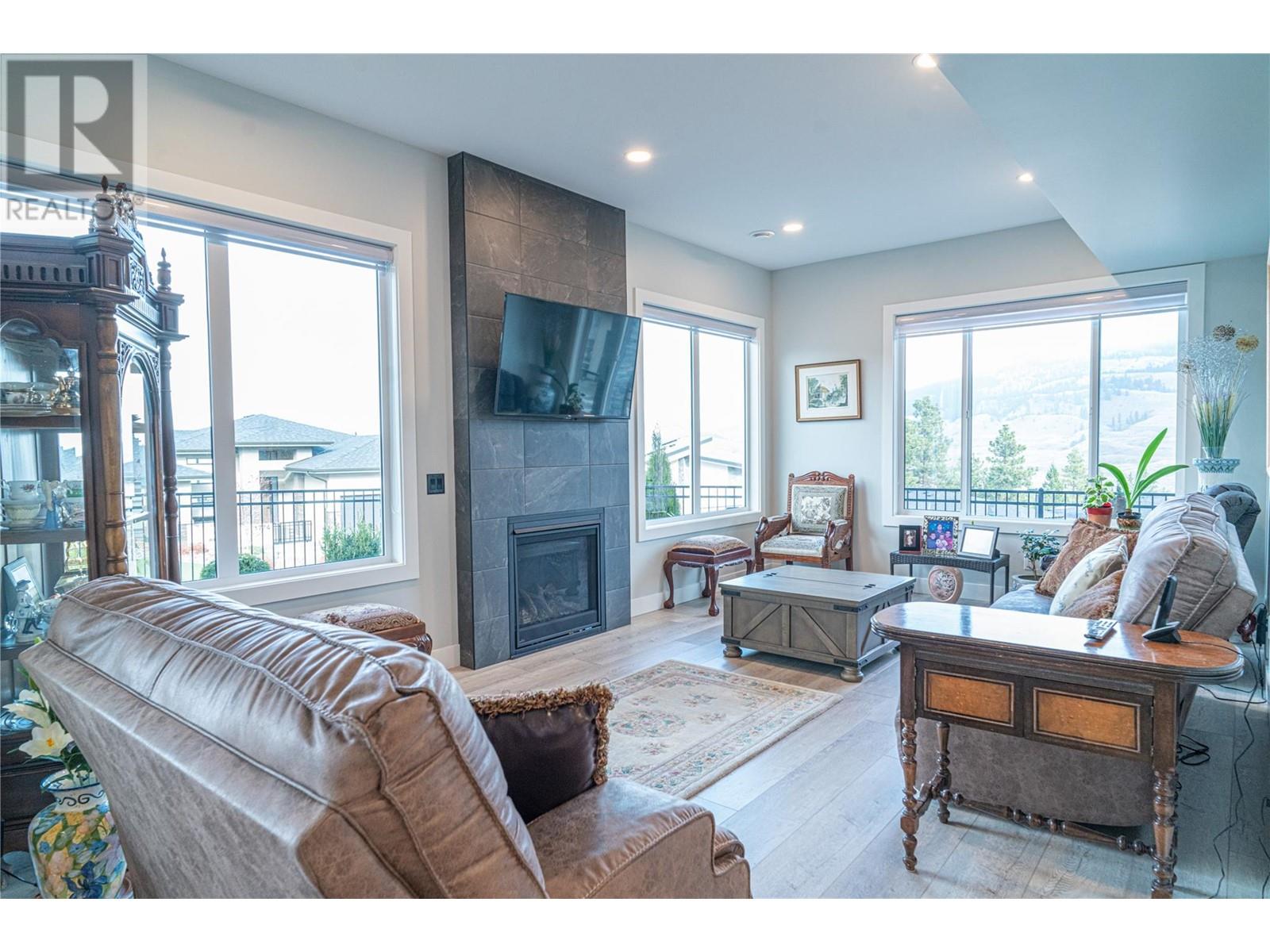 Property at 540 Barra Lane image 3