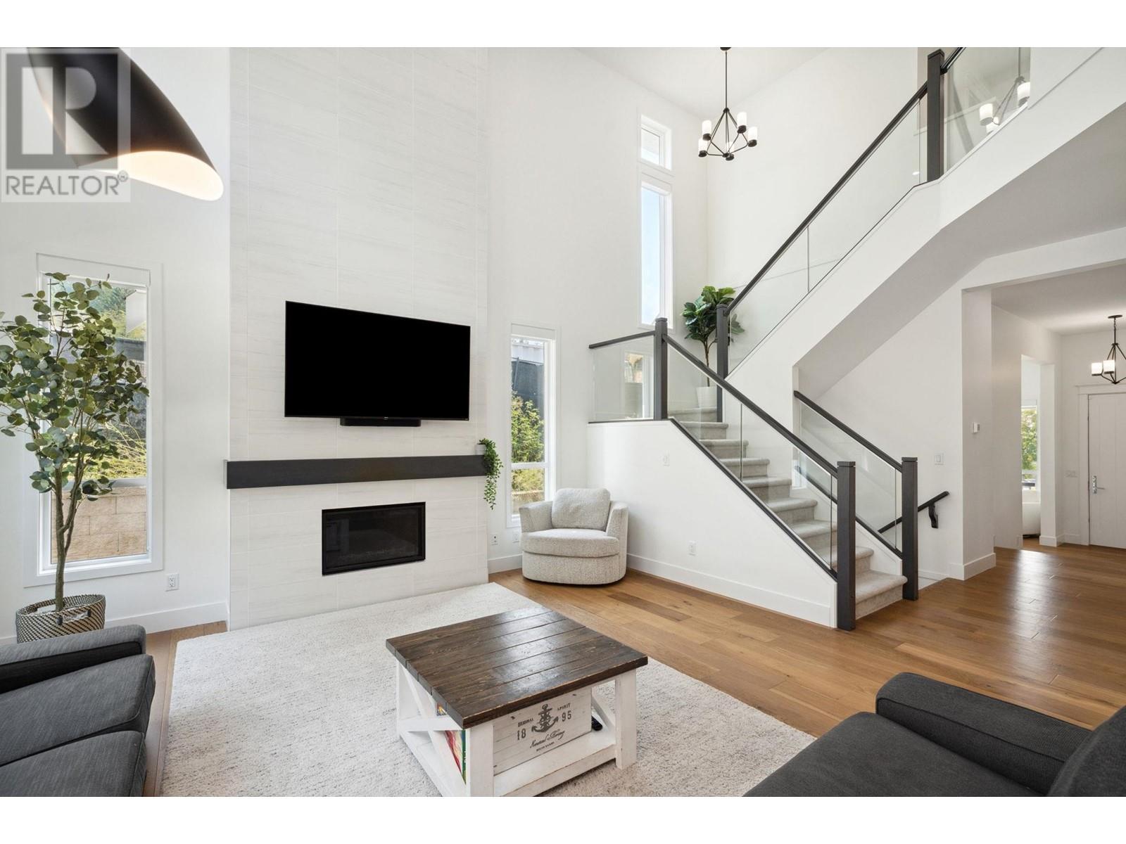 3429 Hamber Court, Coquitlam, British Columbia  V3E 0L2 - Photo 5 - R2948786