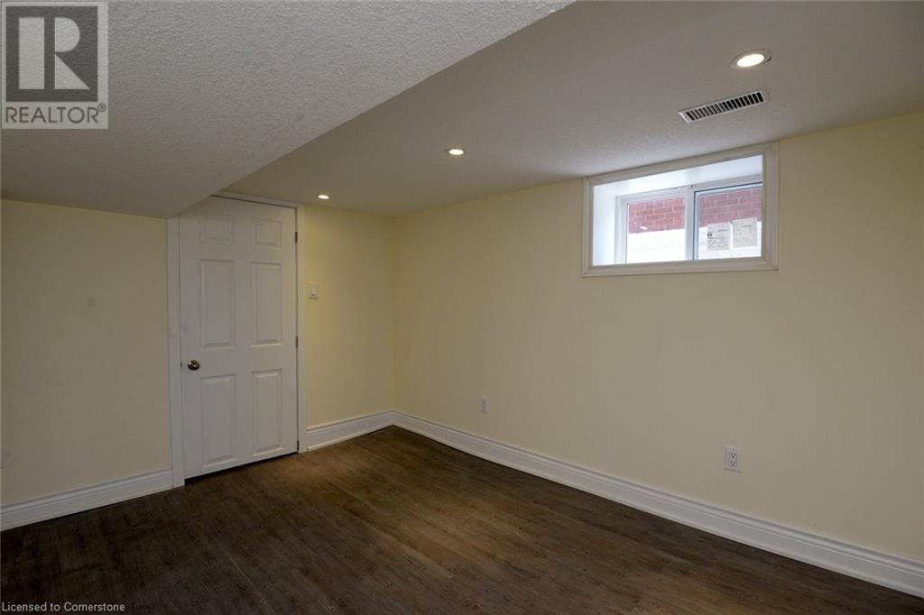 96 Cameron Avenue N, Hamilton, Ontario  L8H 4Z2 - Photo 9 - 40683760