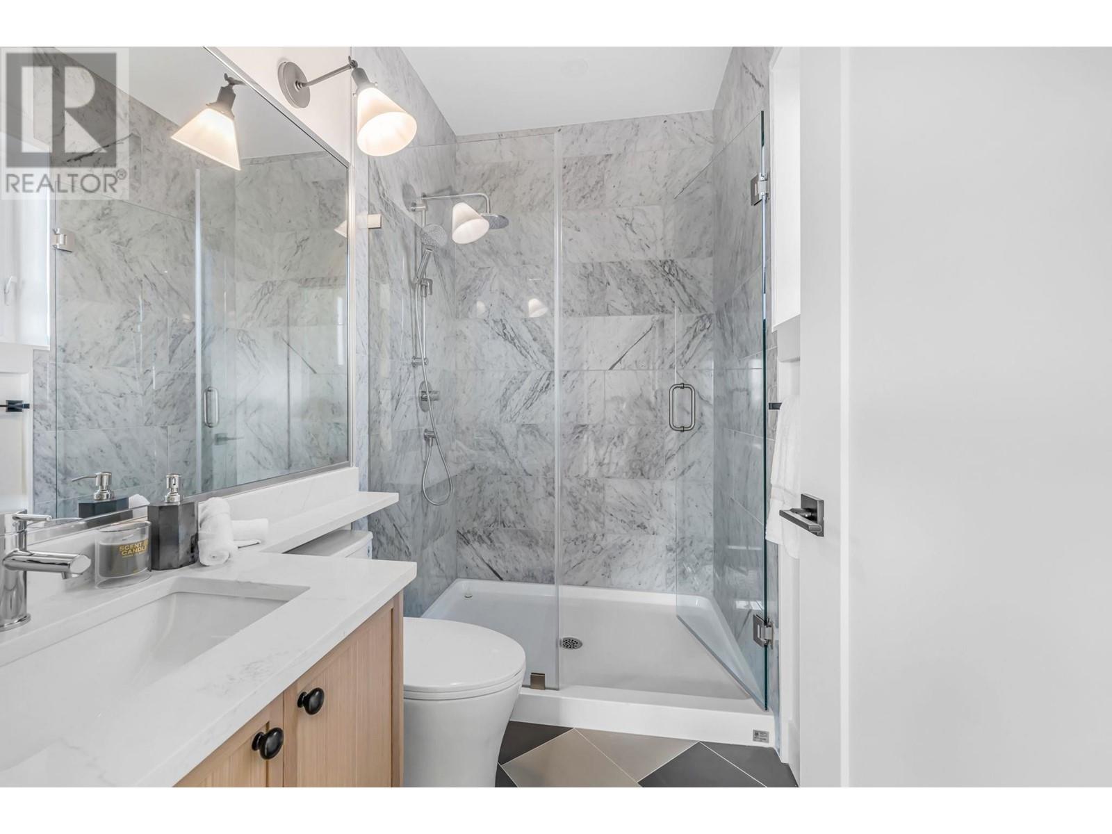 Listing Picture 14 of 30 : 720 E 62ND AVENUE, Vancouver / 溫哥華 - 魯藝地產 Yvonne Lu Group - MLS Medallion Club Member