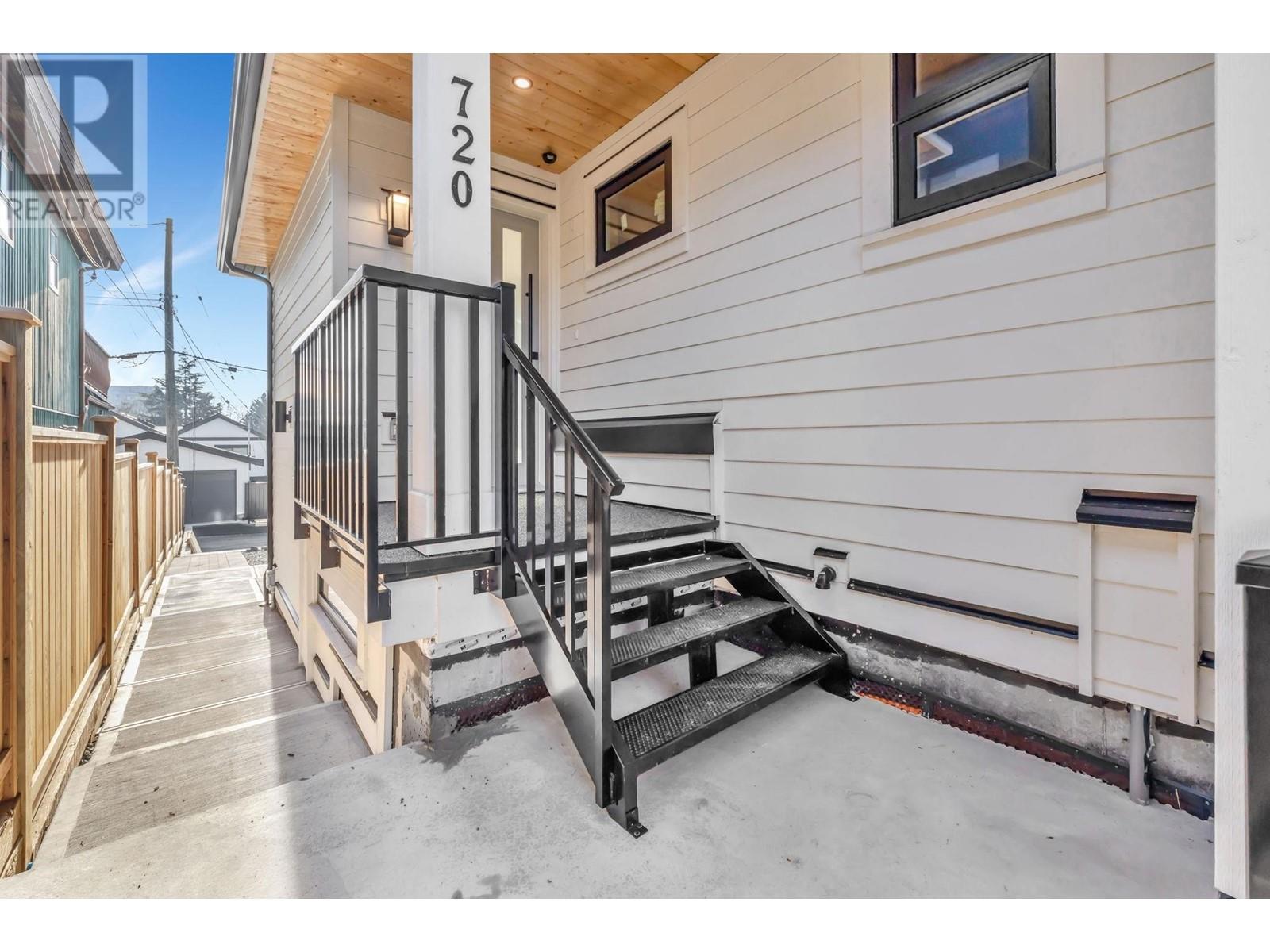 Listing Picture 2 of 30 : 720 E 62ND AVENUE, Vancouver / 溫哥華 - 魯藝地產 Yvonne Lu Group - MLS Medallion Club Member