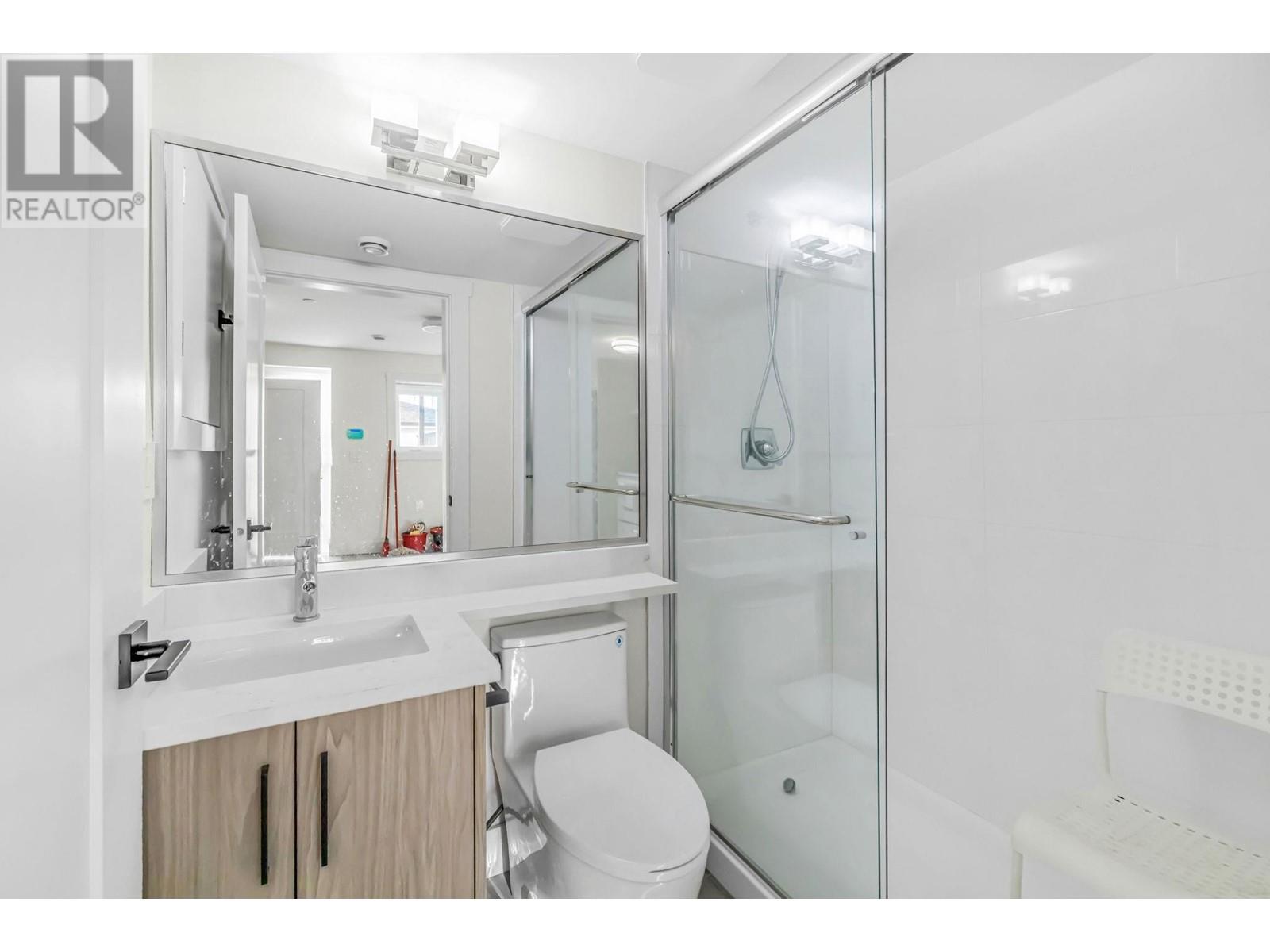 Listing Picture 18 of 30 : 720 E 62ND AVENUE, Vancouver / 溫哥華 - 魯藝地產 Yvonne Lu Group - MLS Medallion Club Member