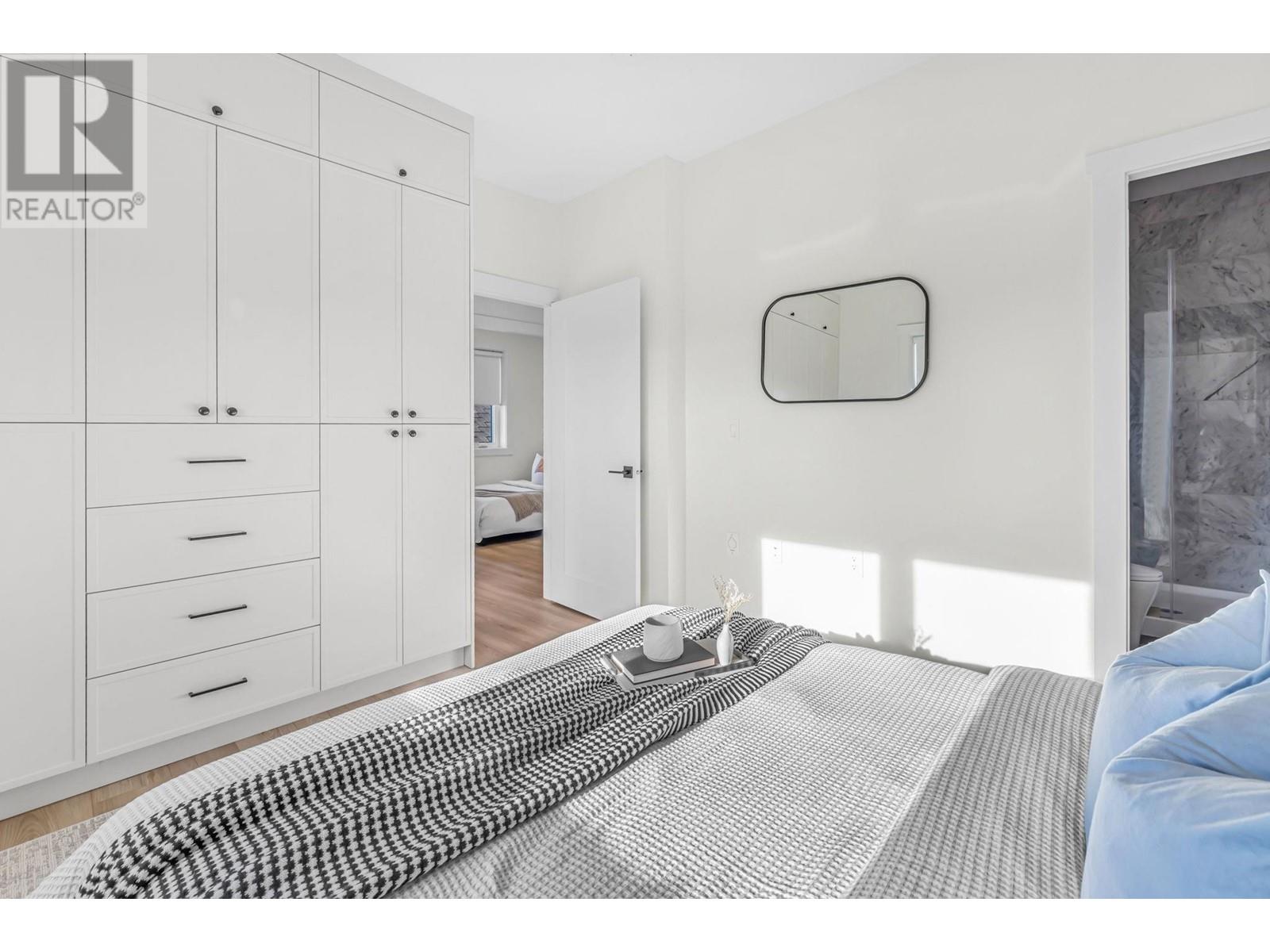 Listing Picture 12 of 30 : 720 E 62ND AVENUE, Vancouver / 溫哥華 - 魯藝地產 Yvonne Lu Group - MLS Medallion Club Member