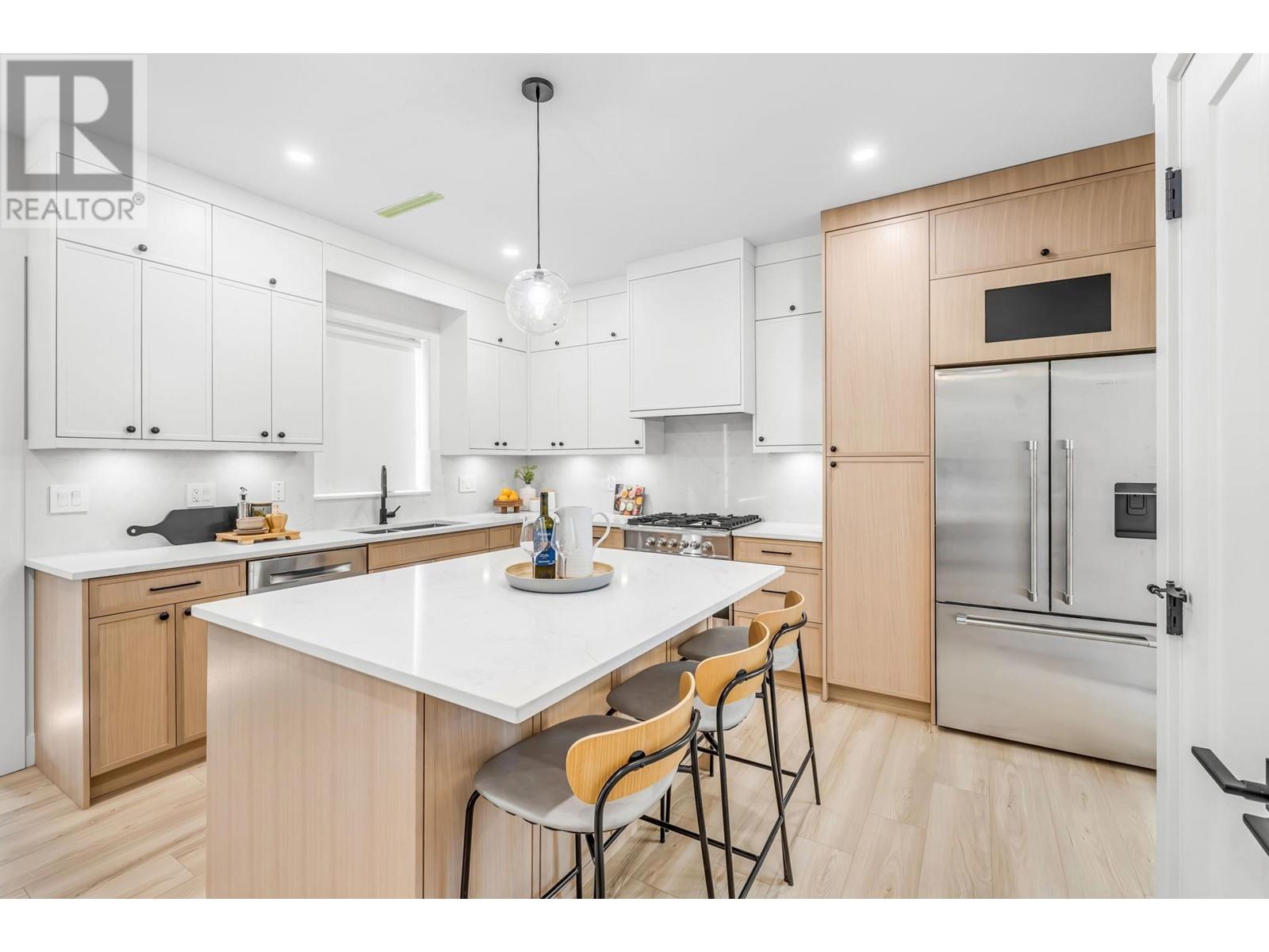 Listing Picture 24 of 30 : 720 E 62ND AVENUE, Vancouver / 溫哥華 - 魯藝地產 Yvonne Lu Group - MLS Medallion Club Member