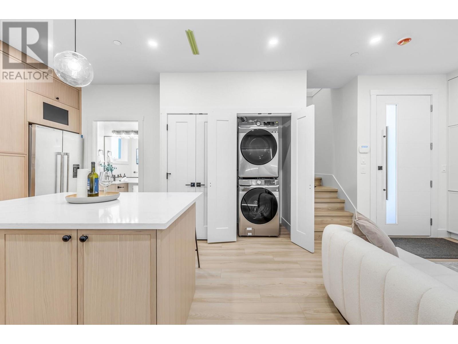 Listing Picture 25 of 30 : 720 E 62ND AVENUE, Vancouver / 溫哥華 - 魯藝地產 Yvonne Lu Group - MLS Medallion Club Member