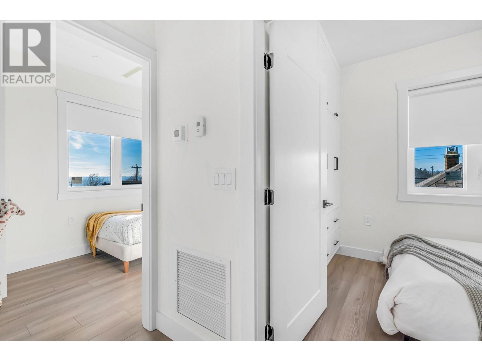 Listing Picture 6 of 30 : 720 E 62ND AVENUE, Vancouver / 溫哥華 - 魯藝地產 Yvonne Lu Group - MLS Medallion Club Member