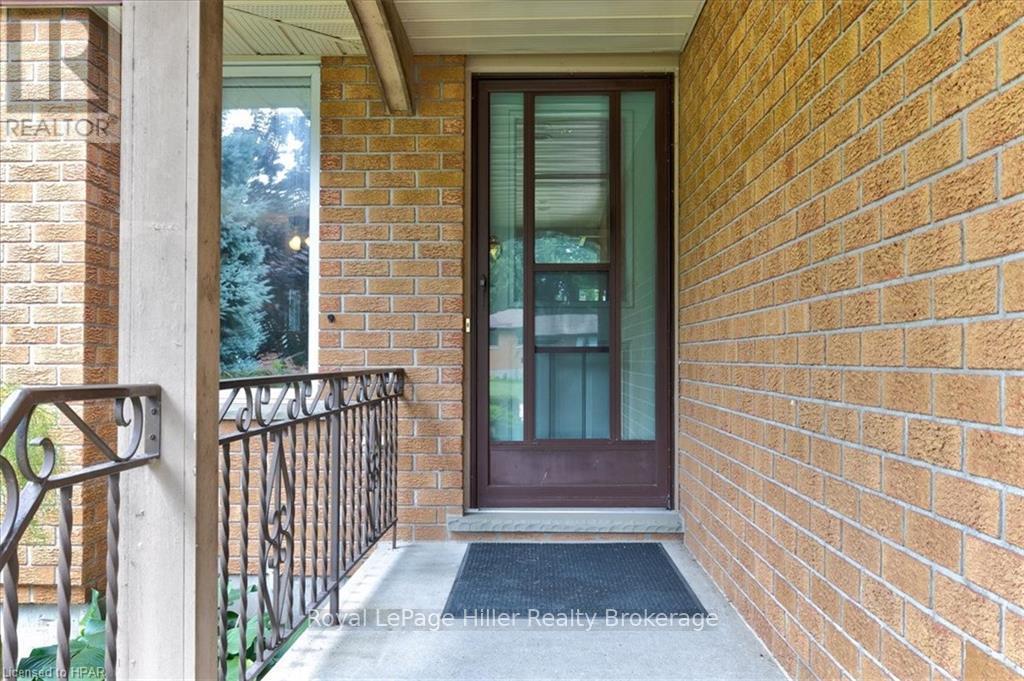 250 Stella Avenue, Southwest Middlesex, Ontario  N0L 1M0 - Photo 3 - X10780927