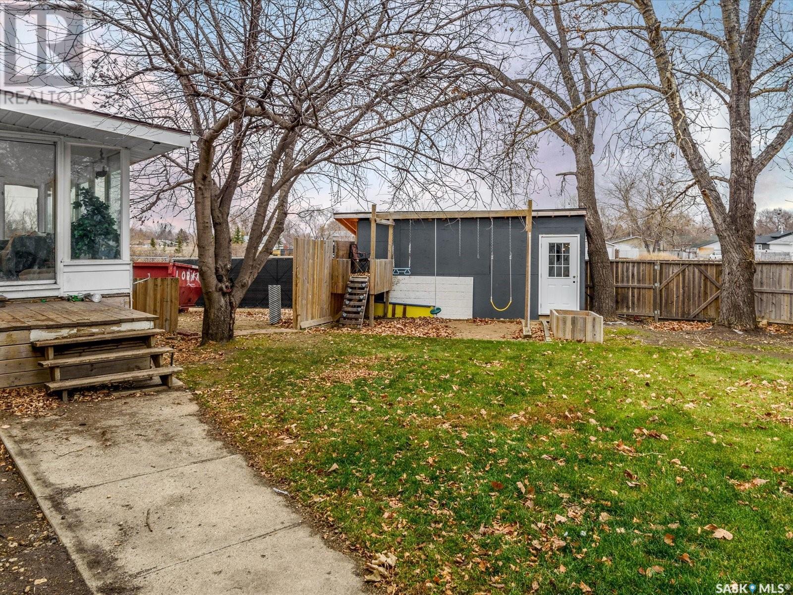 122 Hawkes Bay, Regina, Saskatchewan  S4X 1C6 - Photo 30 - SK990265