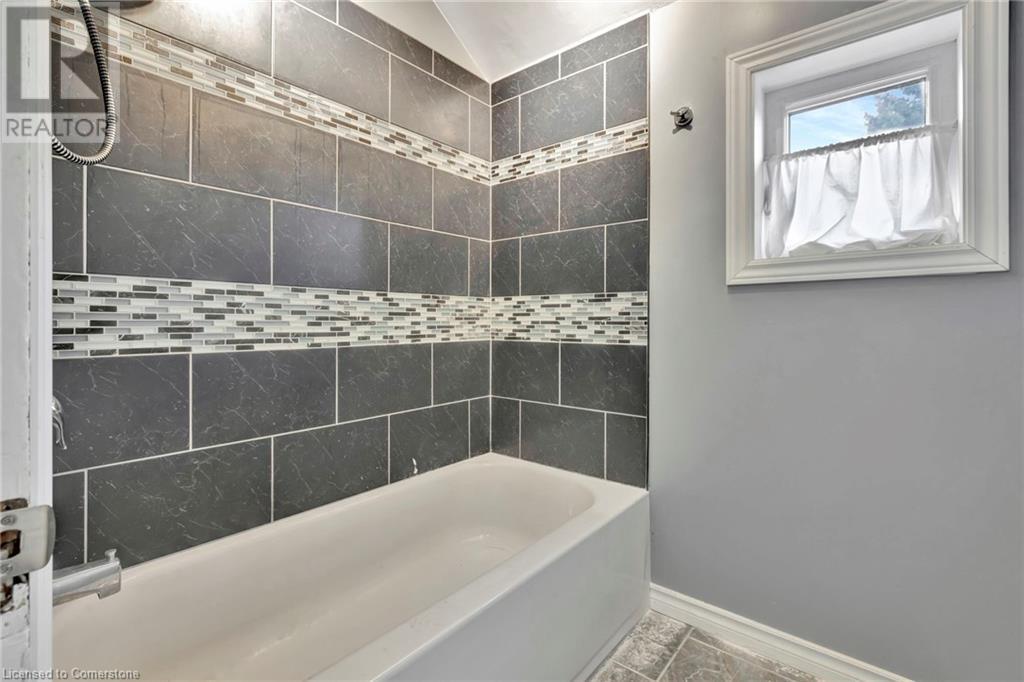 304 Emerald Street N, Hamilton, Ontario  L8L 5L3 - Photo 15 - 40670027