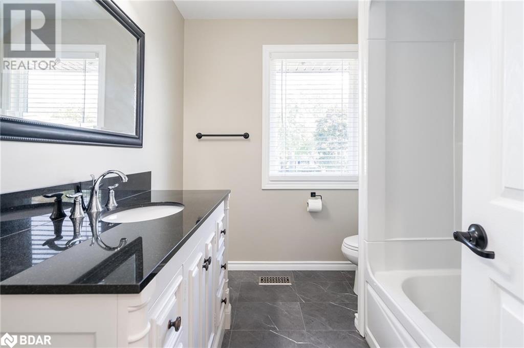 76 Marshall Street, Barrie, Ontario  L4N 3S8 - Photo 13 - 40660215