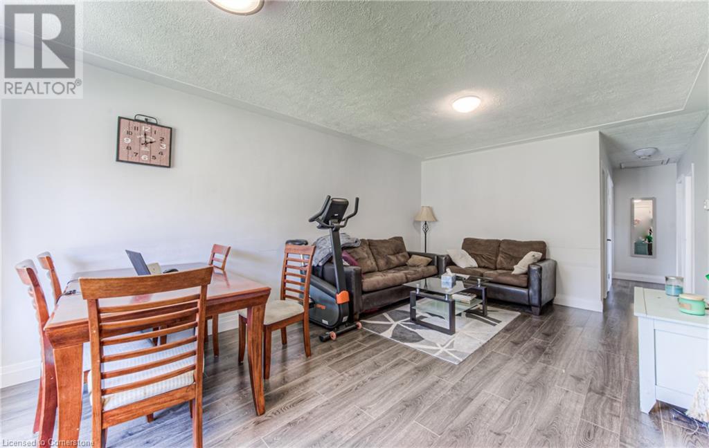 27 Weichel Street, Kitchener, Ontario  N2M 2A7 - Photo 3 - 40662989