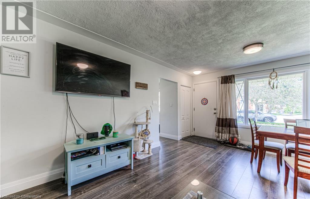 27 Weichel Street, Kitchener, Ontario  N2M 2A7 - Photo 5 - 40662989