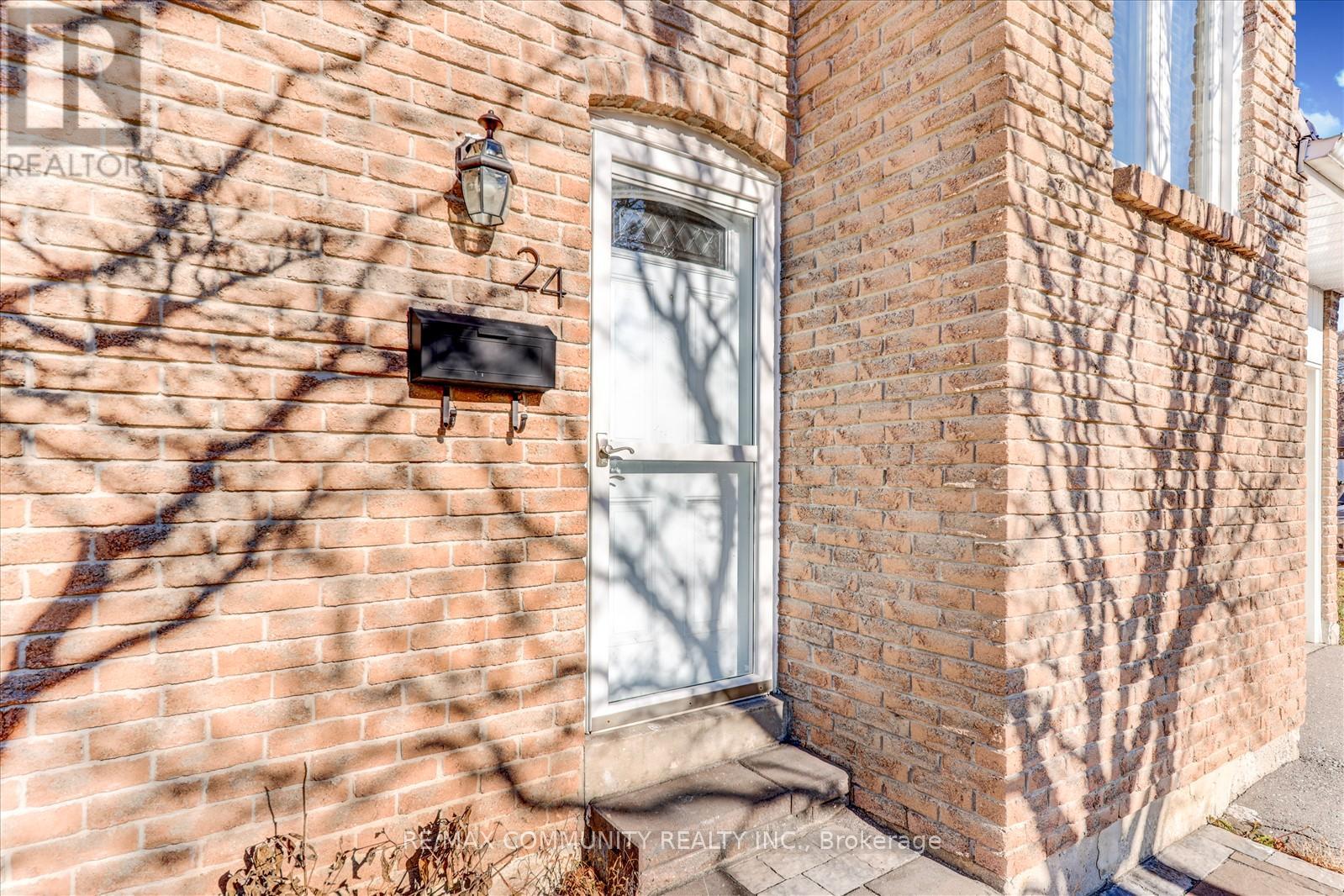 24 Medley Lane N, Ajax, Ontario  L1S 3P6 - Photo 4 - E11884470