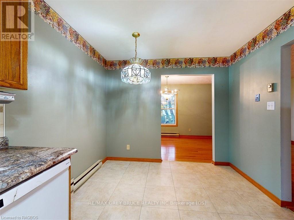 775 21st A E, Owen Sound, Ontario  N4K 6T2 - Photo 14 - X11880057