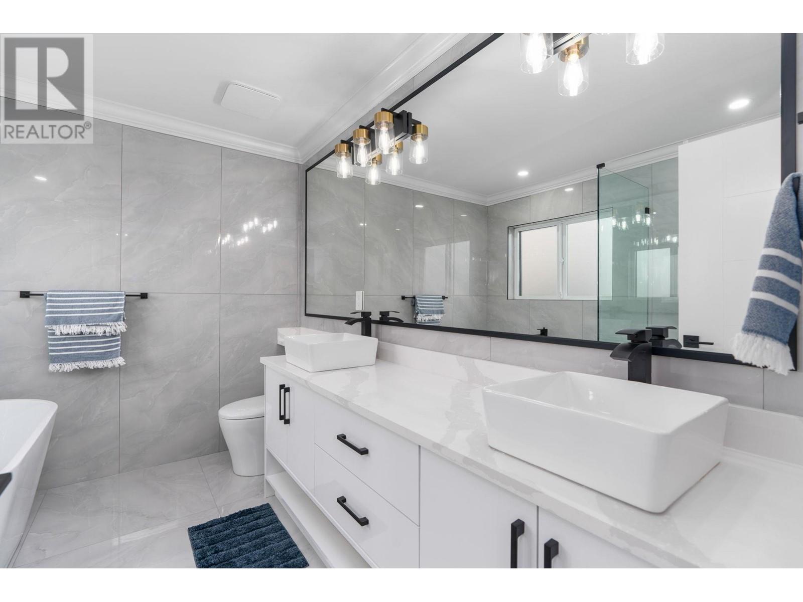 5675 Laurel Street, Burnaby, British Columbia  V5G 1N4 - Photo 15 - R2948686