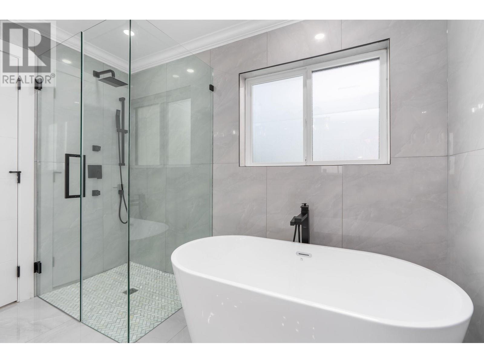5675 Laurel Street, Burnaby, British Columbia  V5G 1N4 - Photo 16 - R2948686