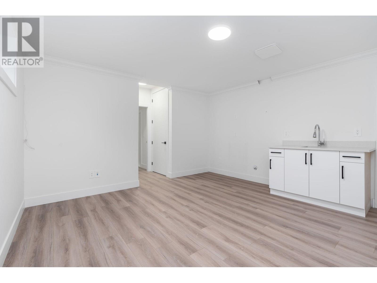 5675 Laurel Street, Burnaby, British Columbia  V5G 1N4 - Photo 29 - R2948686