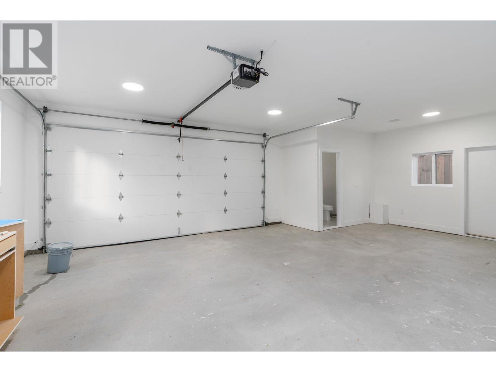 5675 Laurel Street, Burnaby, British Columbia  V5G 1N4 - Photo 38 - R2948686