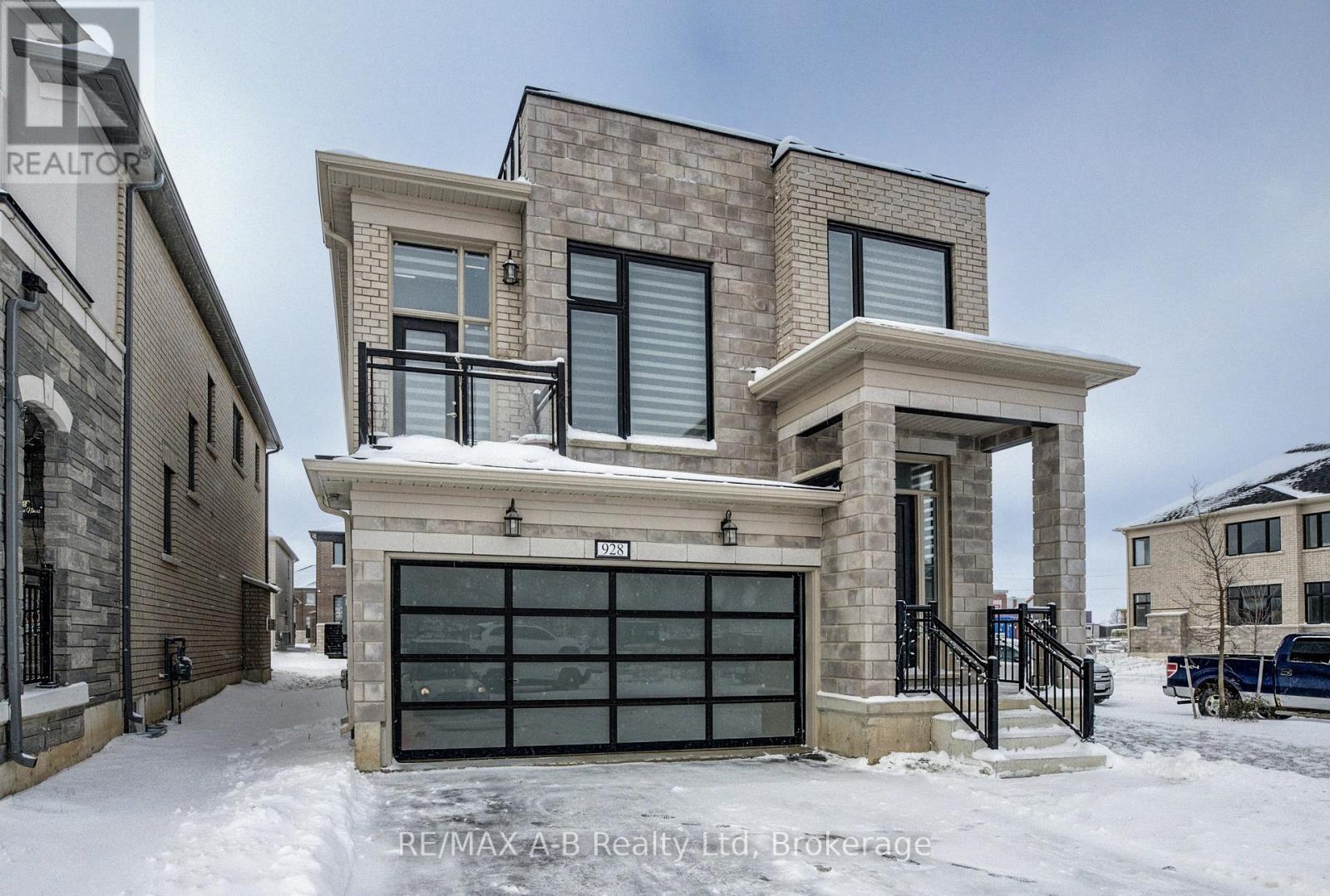 928 Sobeski Avenue, Woodstock, Ontario  N4T 0N7 - Photo 4 - X11884571