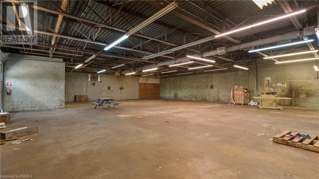 247 Colborne Street W, Brantford, Ontario  N3T 1M1 - Photo 11 - 40683789