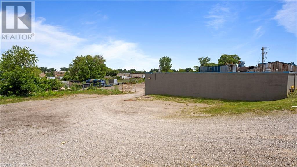 247 Colborne Street W, Brantford, Ontario  N3T 1M1 - Photo 4 - 40683789