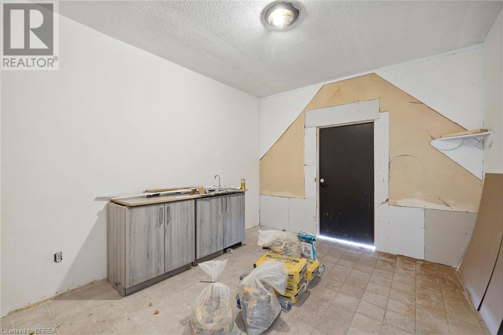 249 Murray Street Unit# 8, Brantford, Ontario  N3S 5S4 - Photo 3 - 40683224