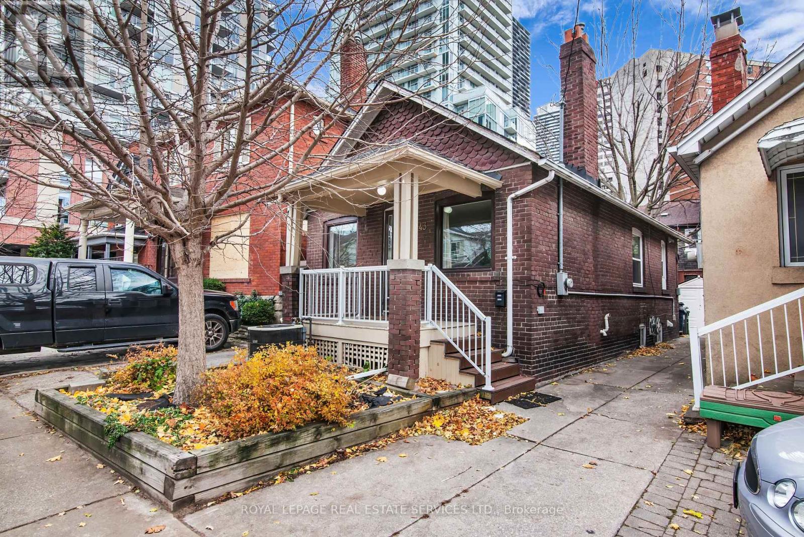 43 Montgomery AvenueToronto (Yonge-Eglinton), Ontario  M4R 1C9 - Photo 3 - C11884697