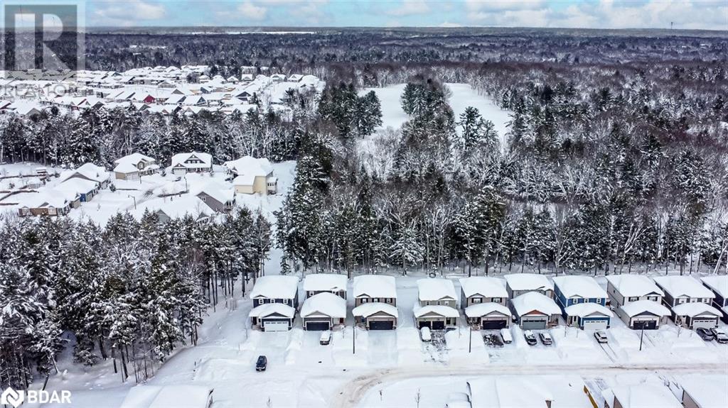 61 Quinn Forest Drive, Bracebridge, Ontario  P1L 0C8 - Photo 2 - 40683931